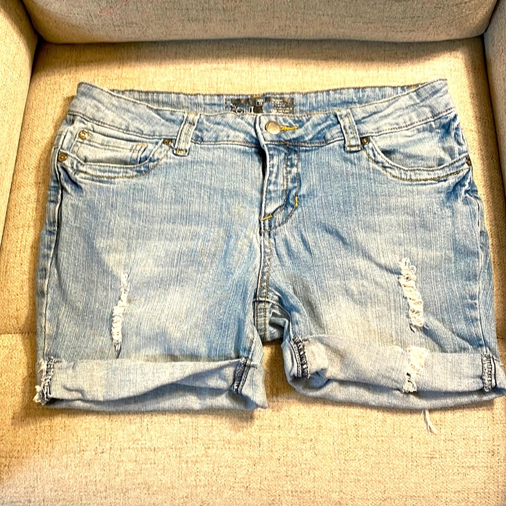CNI Fashion denim shorts size 12